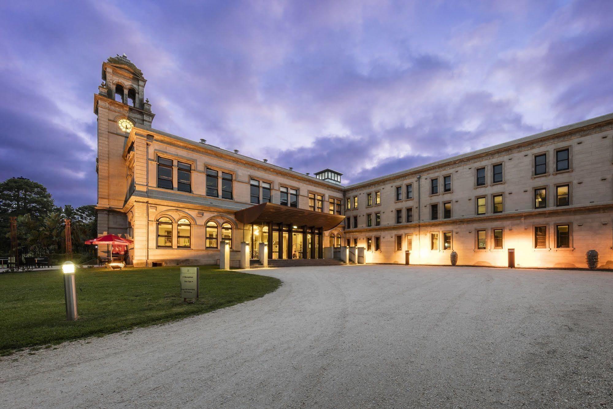 เวอร์ริบี แมนชั่น ลักชูรี โฮเต็ล แอนด์ สปา อิน วิคตอเรีย Hotel ภายนอก รูปภาพ